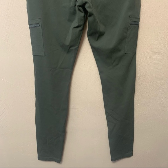 Athleta Headlands Hybrid Cargo Pants Size 4 Tall Olive Green Gray Flawed - Picture 8 of 15